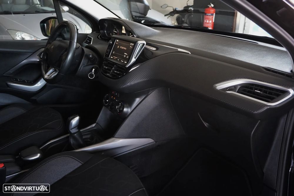 Peugeot 2008 1.6 BlueHDi Style - 17
