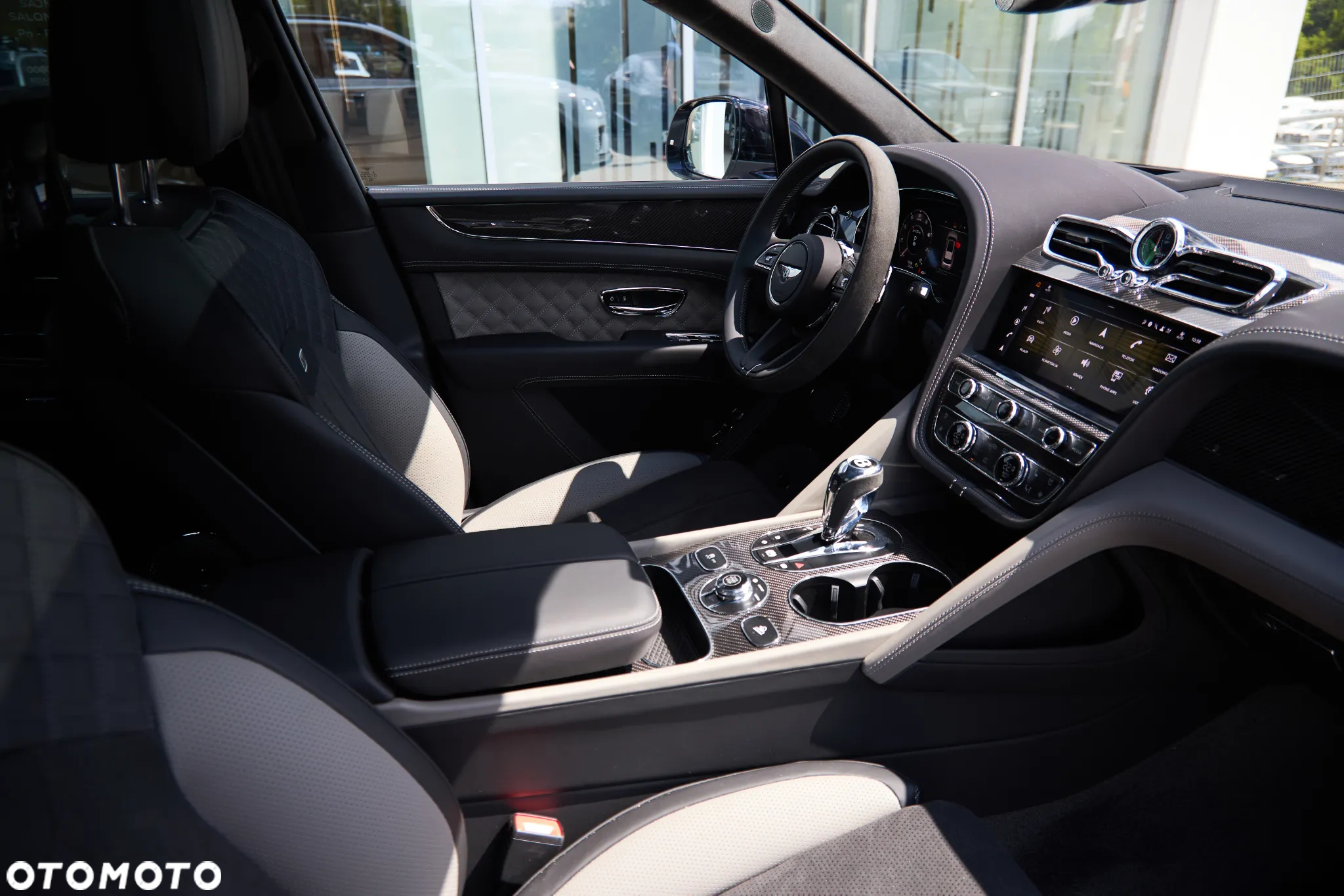 Bentley Bentayga - 9