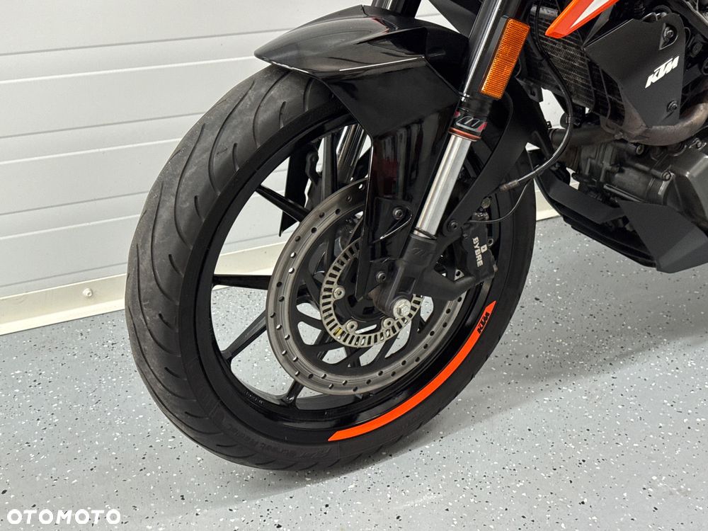 KTM Duke 125 - 18