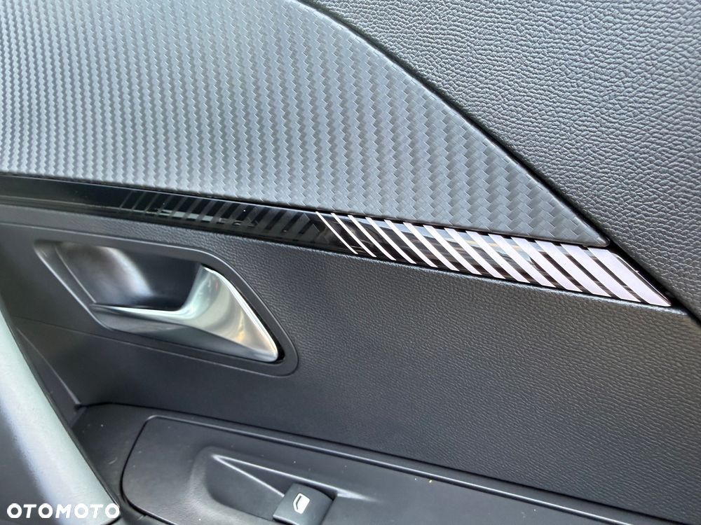 Peugeot 2008 TURBO 100 Allure - 16