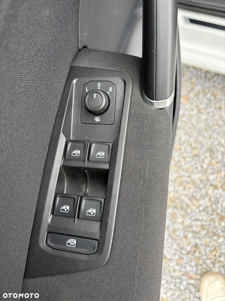 Volkswagen Touran 2.0 TDI SCR DSG UNITED - 13