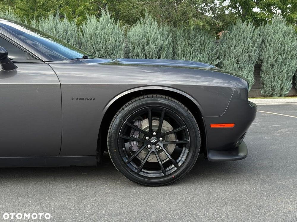 Dodge Challenger - 5