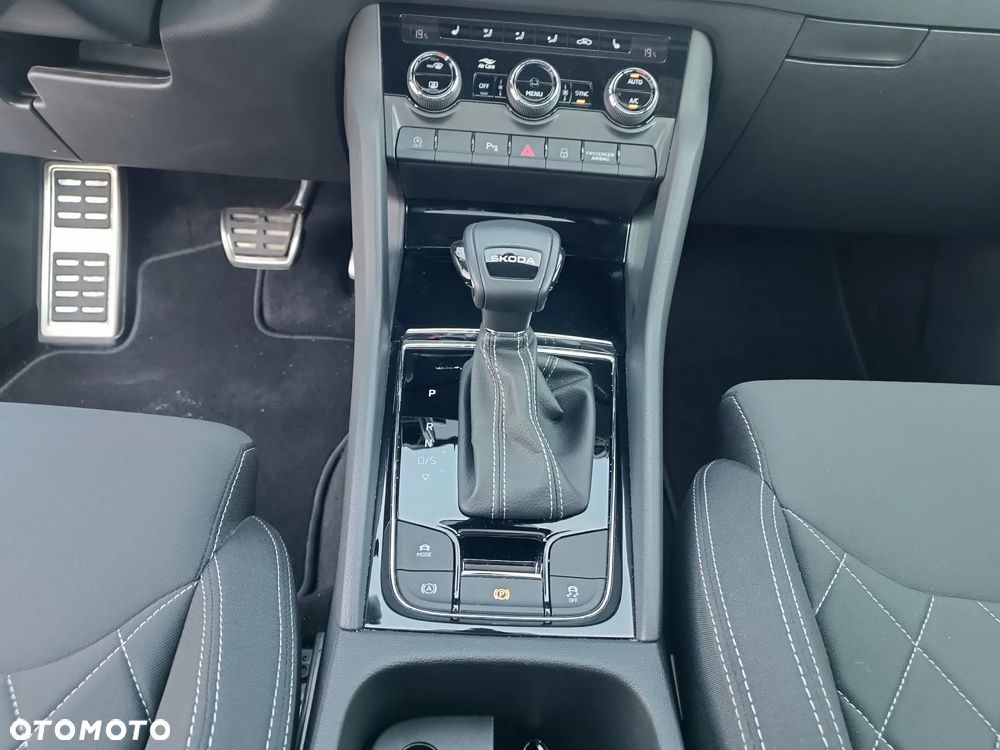 Skoda Karoq 1.5 TSI ACT Sportline DSG - 31