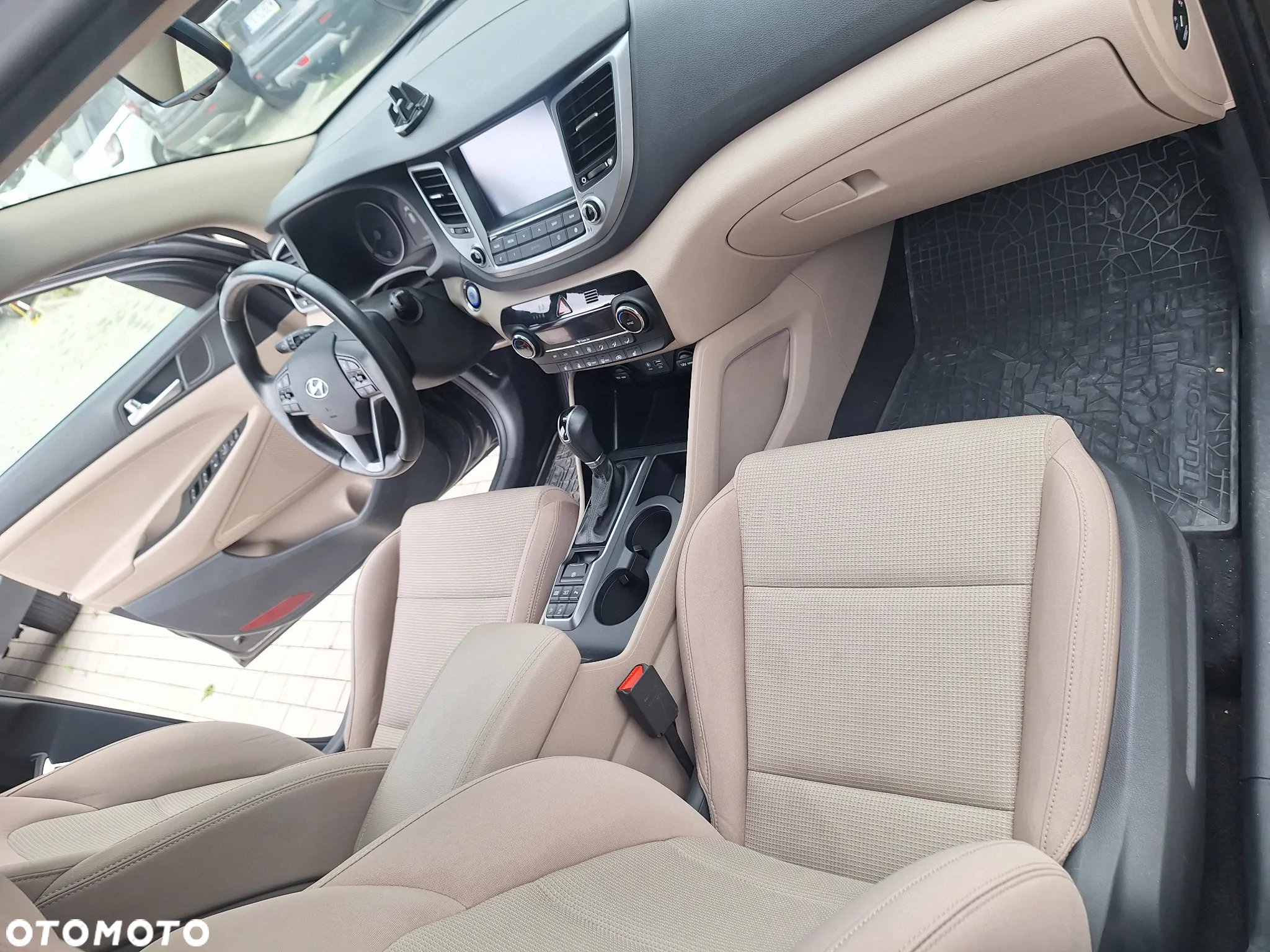 Hyundai Tucson 1.7 CRDI BlueDrive Style 2WD DCT - 12