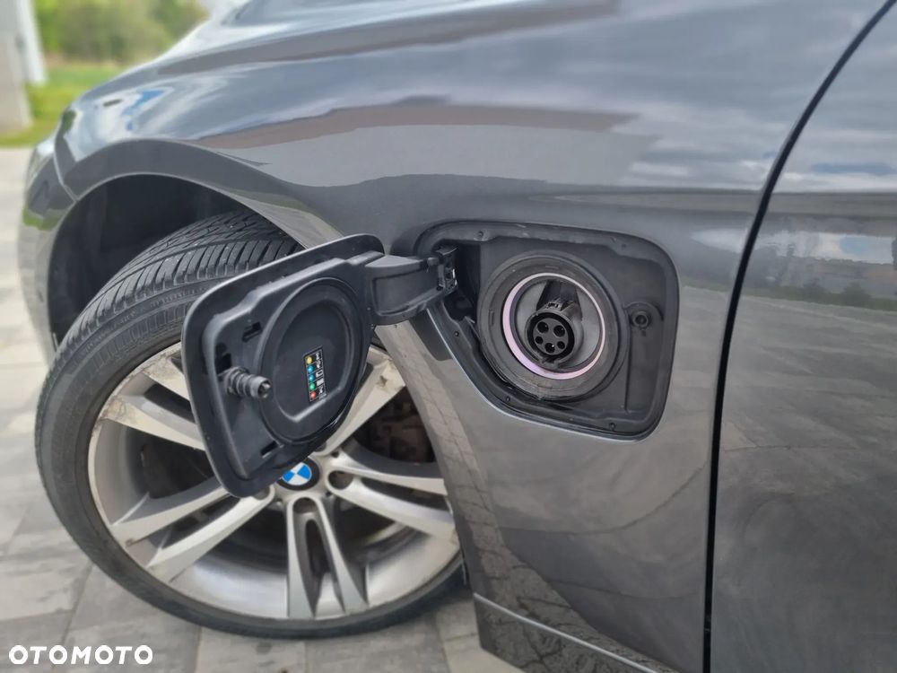 BMW Seria 3 330e iPerformance Luxury Line - 11