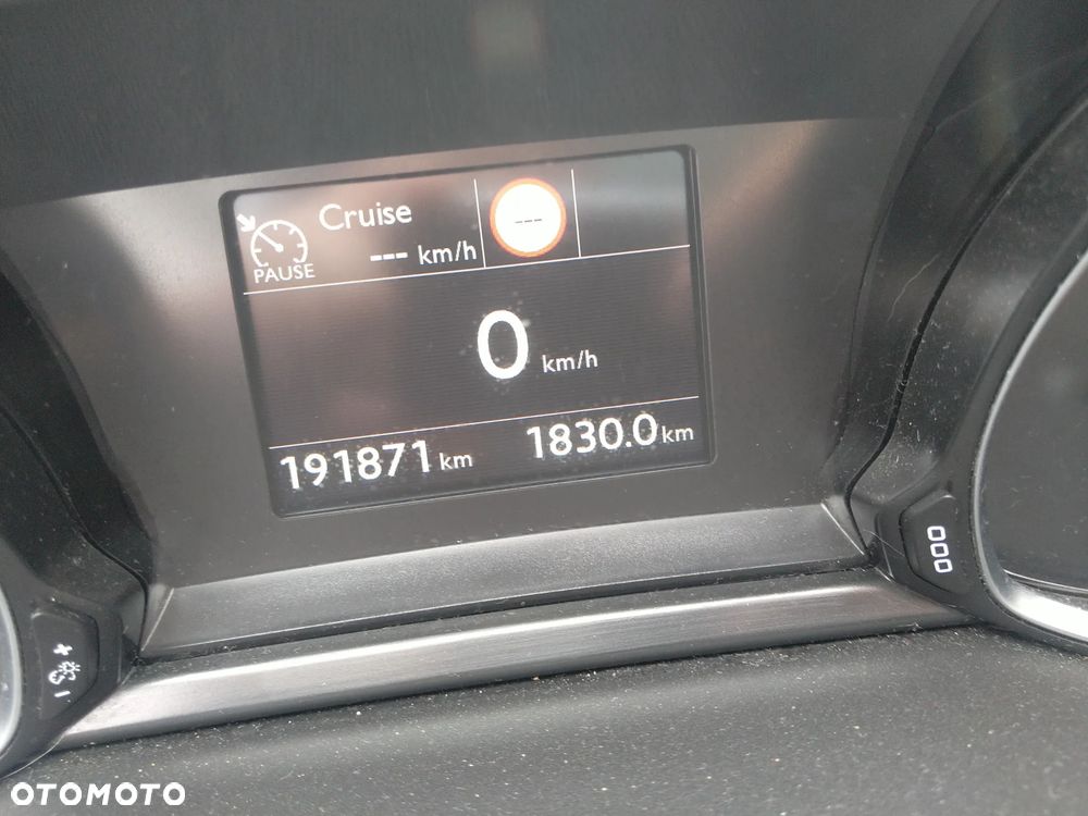 Peugeot 308 1.6 BlueHDi Allure S&S - 9