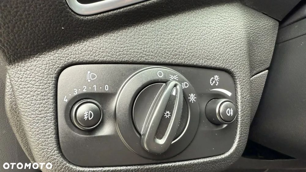 Ford Kuga 2.0 TDCi 2x4 Titanium - 19