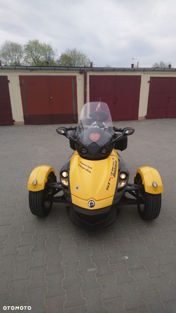Can-Am Spyder - 13