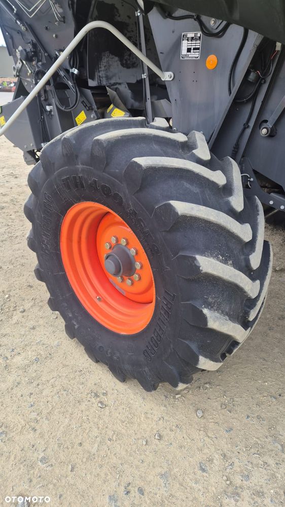 Claas Lexion 750 z hederem - 12