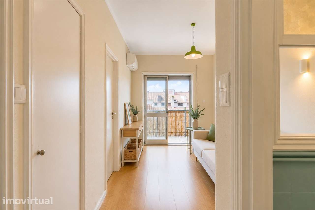 Apartamento T1 com Varanda junto à Praça Velasquez - Grande imagem: 3/24