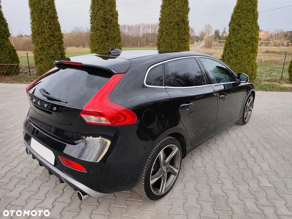 Volvo V40 D2 R Design - 4