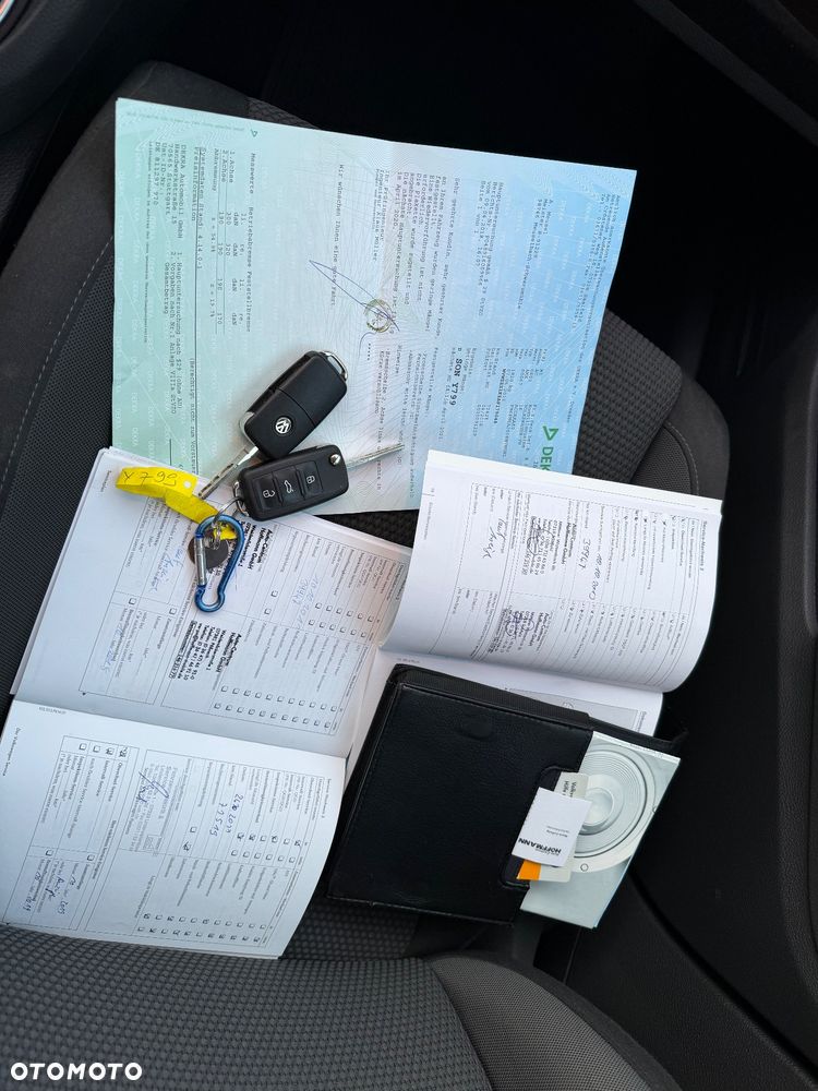 Volkswagen Golf - 22