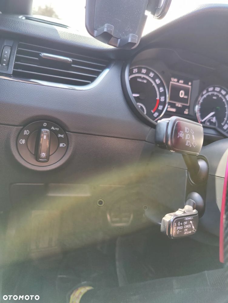 Skoda Octavia 2.0 TDI RS DSG - 7