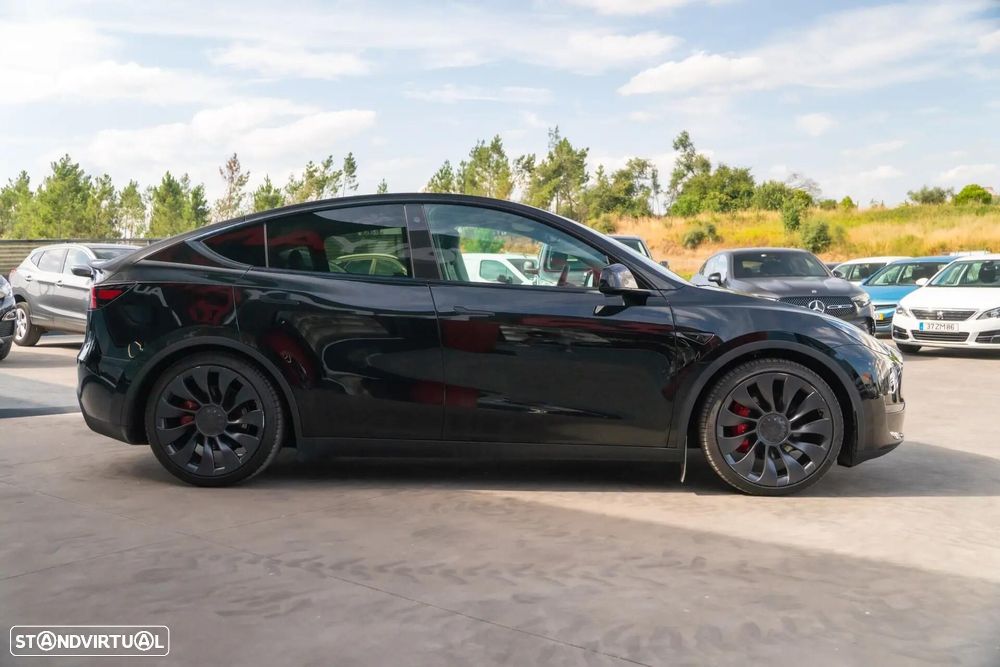 Tesla Model Y Performance Dual Motor AWD - 9