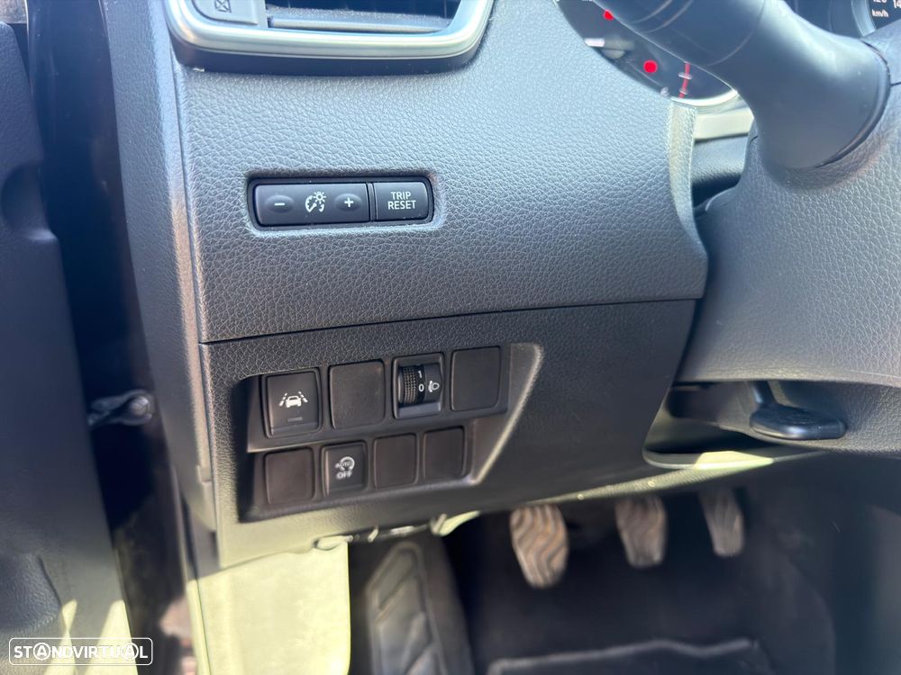 Nissan Qashqai 1.5 dCi N-Connecta J18+Led - 27