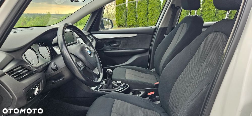 BMW Seria 2 216d - 14