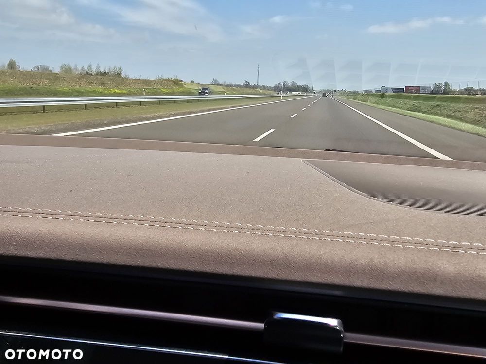 Mercedes-Benz EQE 300 Edition - 11