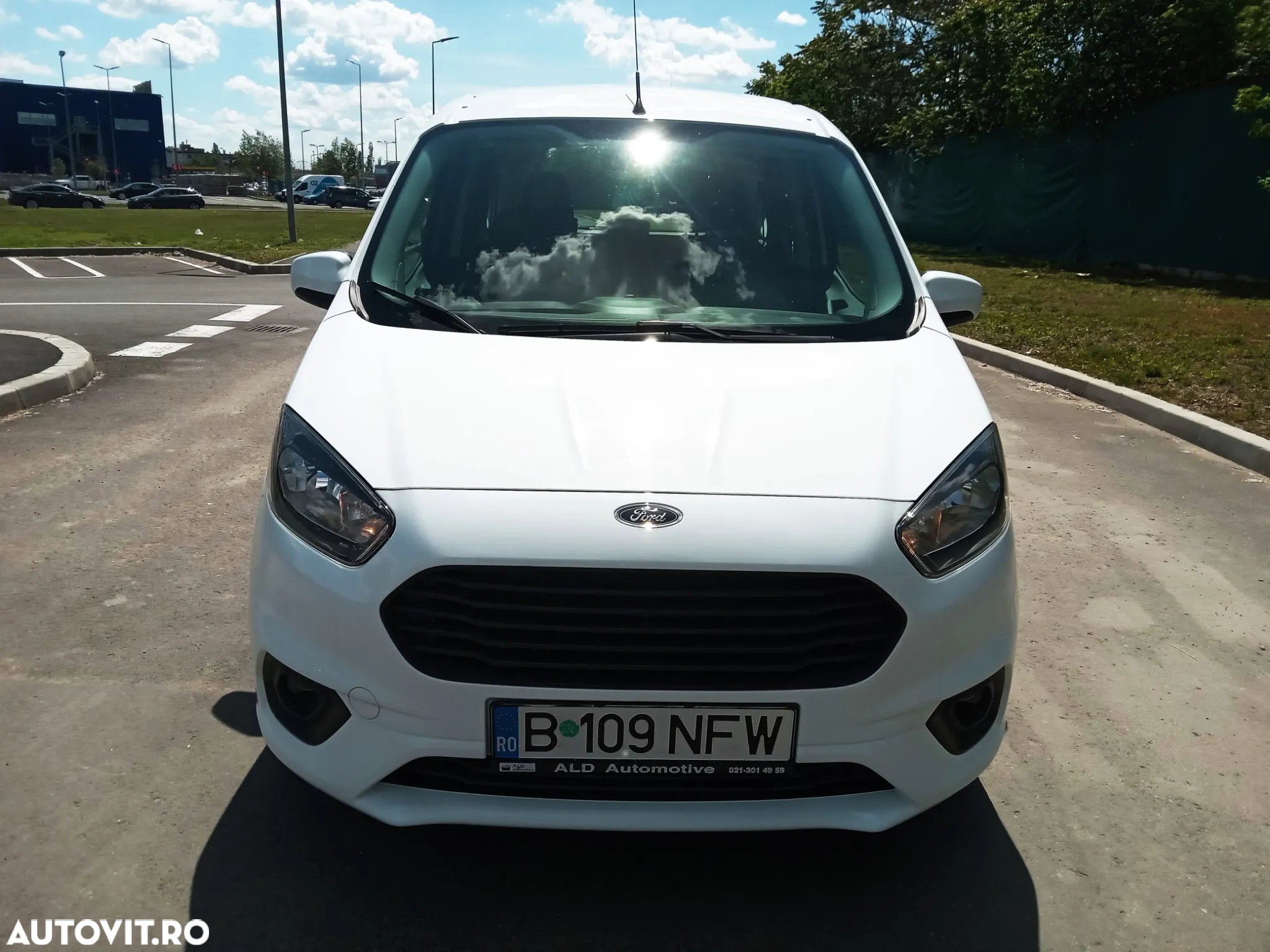 Ford Tourneo Courier 1.5 TDCi Trend - 12