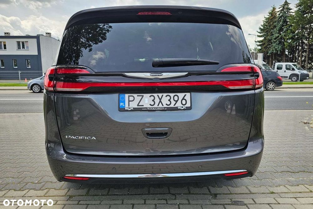 Chrysler Pacifica - 12