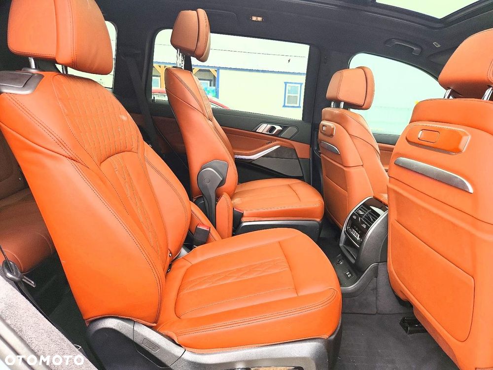 BMW X7 M60i xDrive - 12