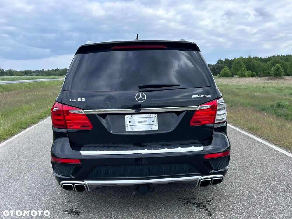 Mercedes-Benz GL 63 AMG - 9