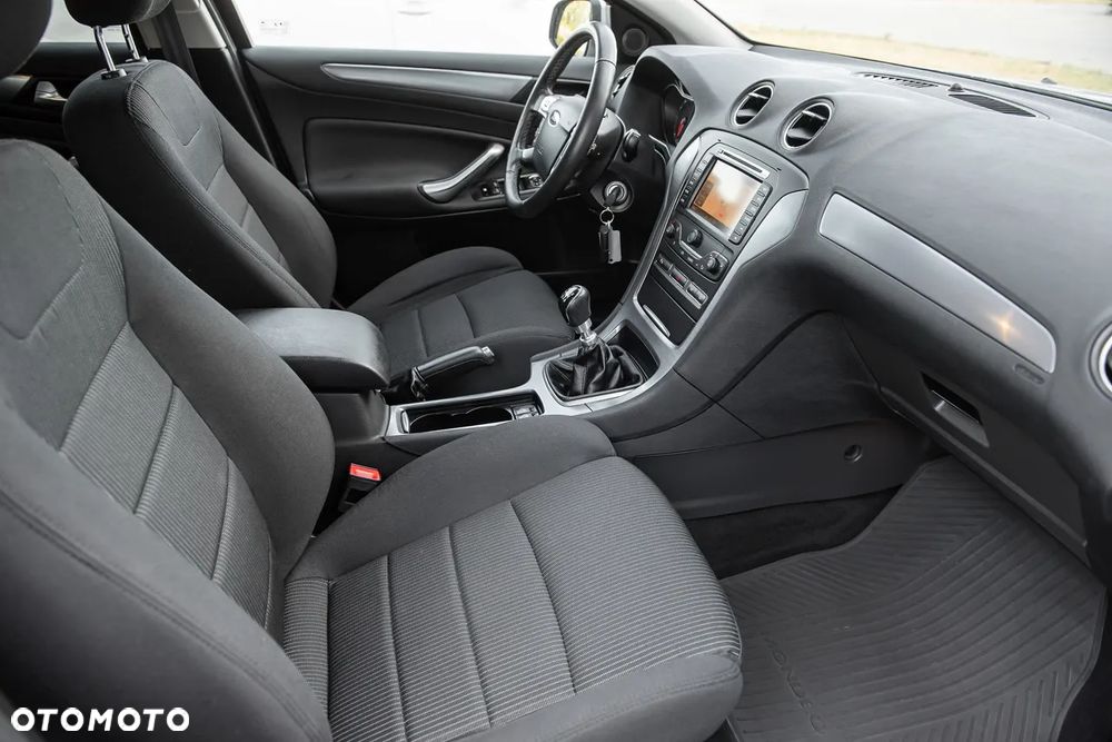 Ford Mondeo - 30
