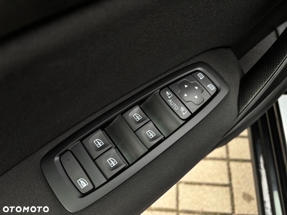 Renault Megane 1.3 TCe FAP Limited - 12