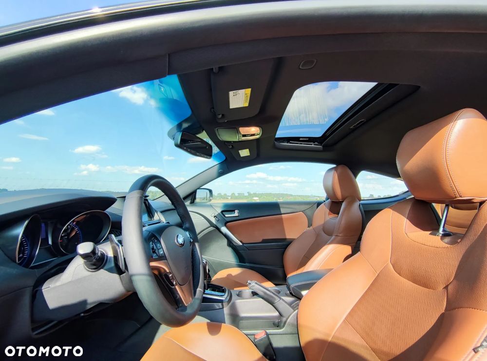 Hyundai Genesis Coupe 3.8 V6 Executive - 15