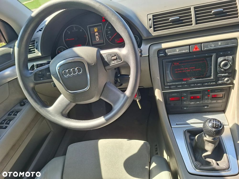 Audi A4 Limousine - 11