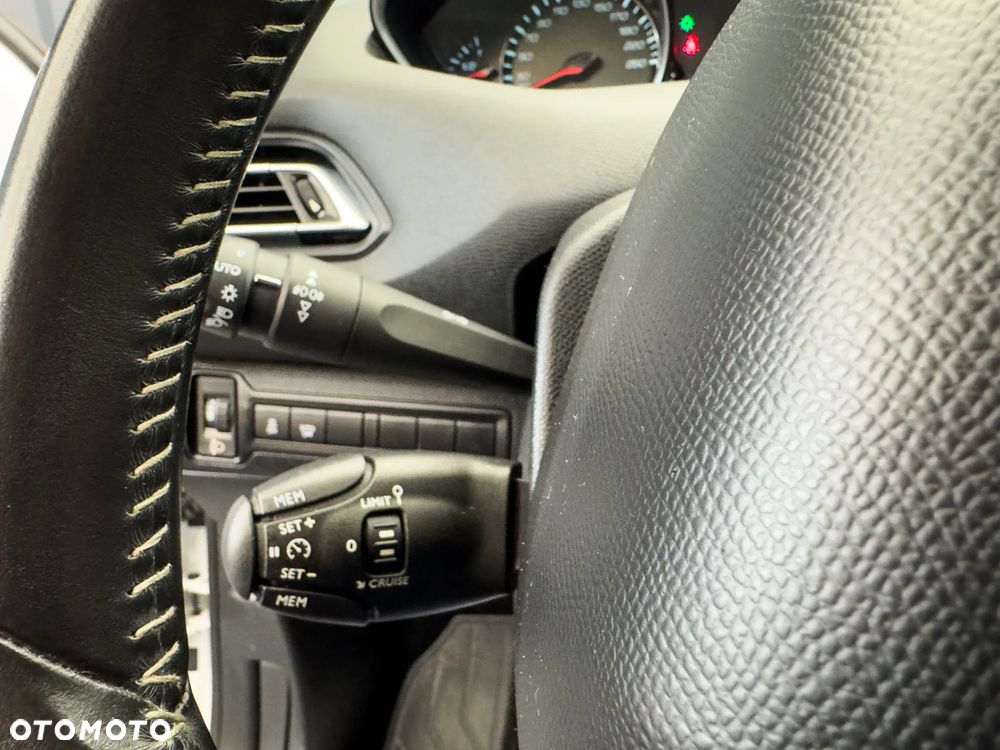 Peugeot 308 1.2 PureTech GPF GT S&S EAT8 - 28