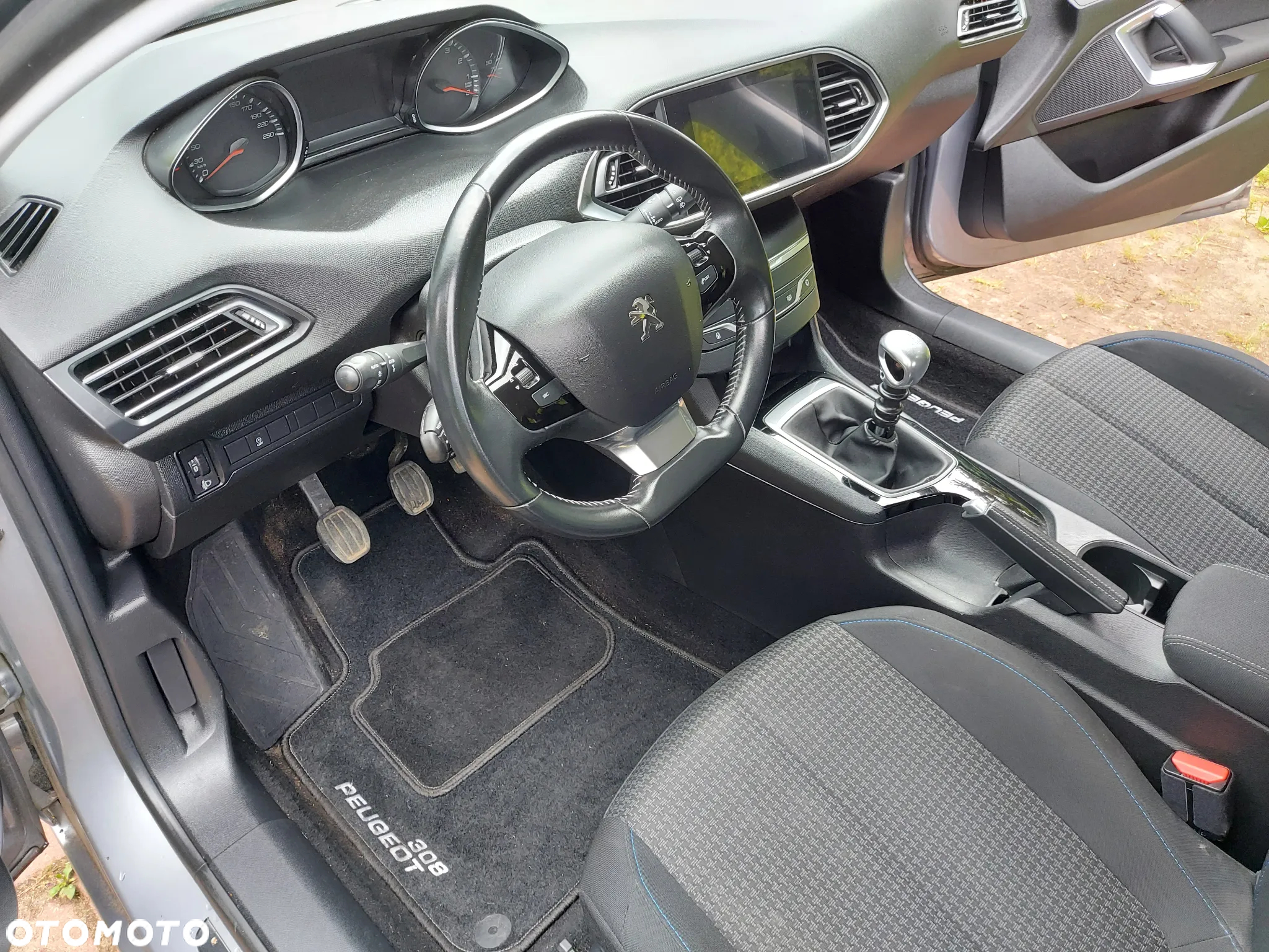 Peugeot 308 1.2 PureTech Business Line S&S - 11