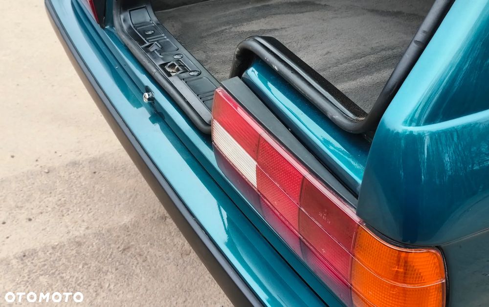 BMW Seria 3 316i - 11