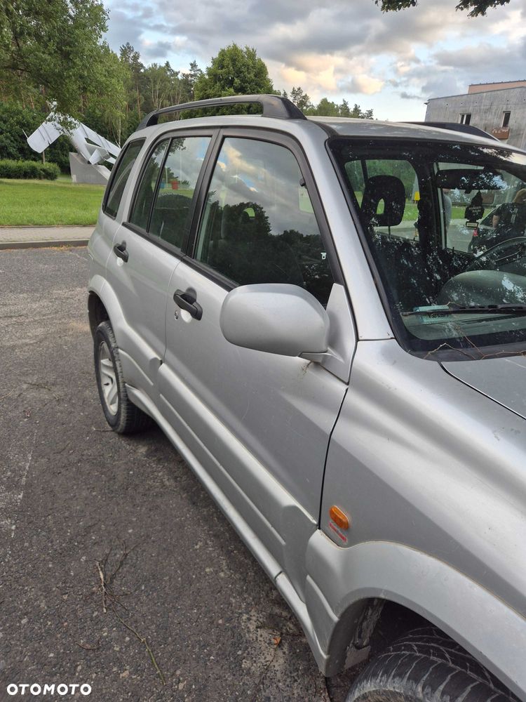 Suzuki Grand Vitara 2004 photo 4