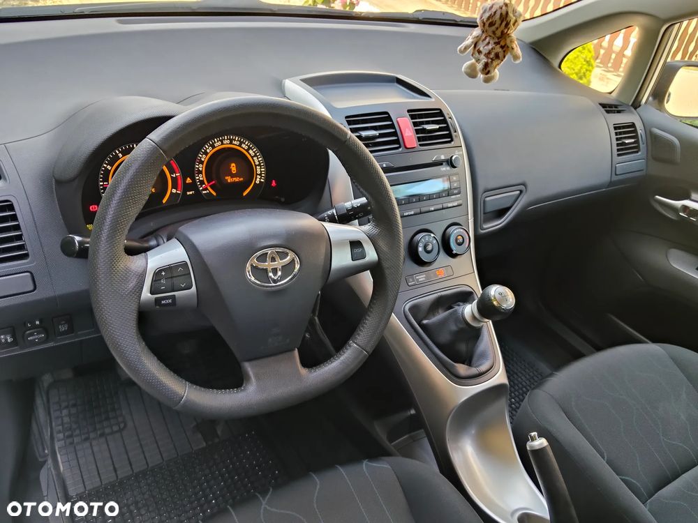 Toyota Auris 1.33 VVT-i - 24