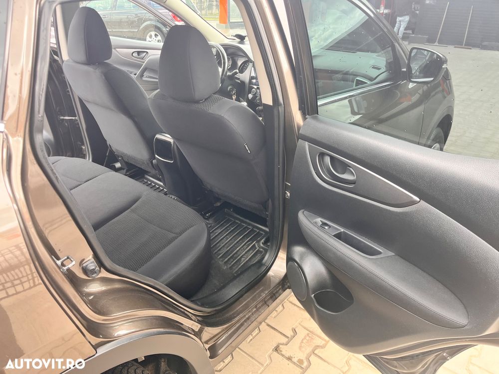 Nissan Qashqai 1.5 DCI N-Connecta - 12
