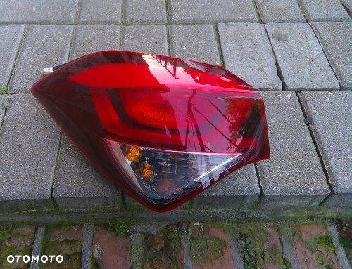 HYUNDAI I20 II 14- LEWA TYLNA LAMPA ORYGINAŁ 92401C8000 - 1