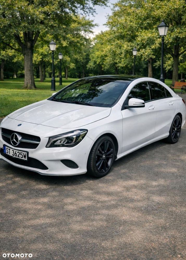 Mercedes-Benz CLA 200 7G-DCT Urban - 1