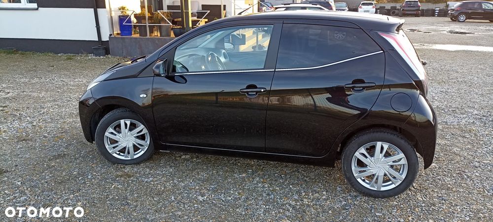 Toyota Aygo x-play touch - 9