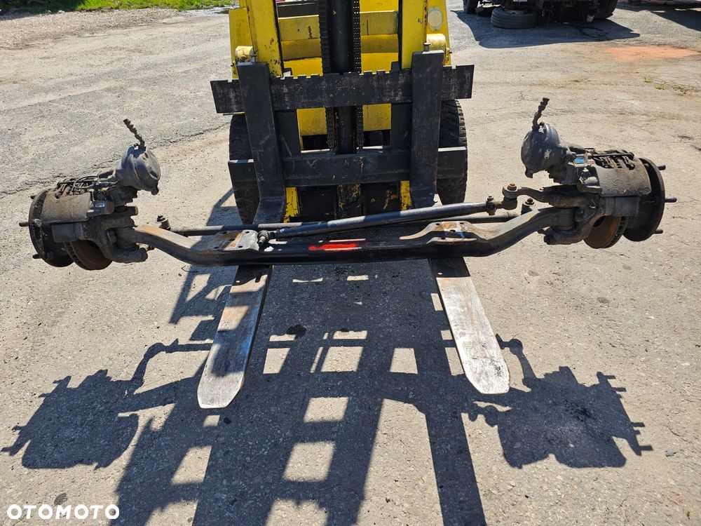 BELKA OŚ PRZEDNIA PIASTY PIASTA ZWROTNICE RENAULT MIDLUM DCI FELGI 17,5 00-06 rok