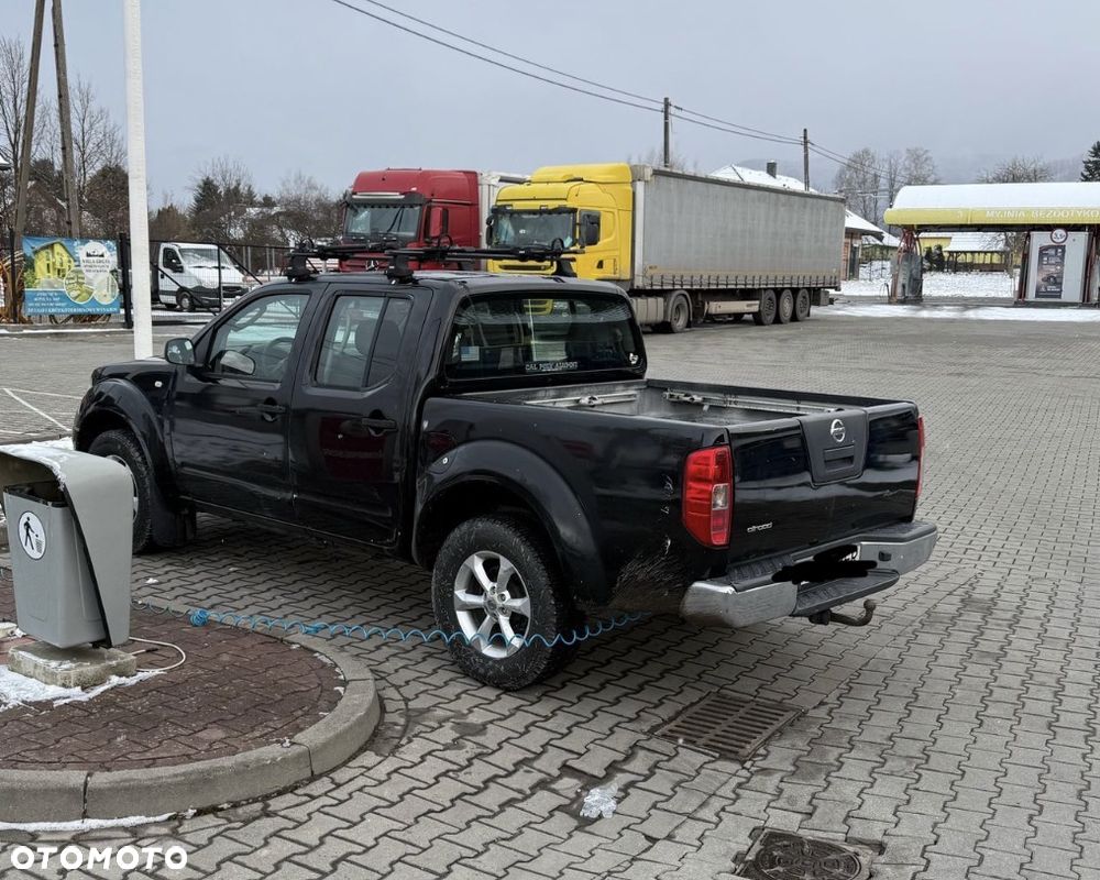 Nissan Navara 2.5 TDi Base / XE - 2