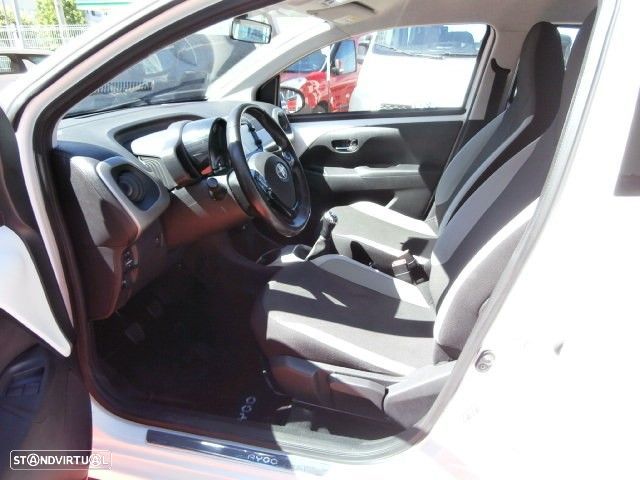 Toyota Aygo 1.0 X-Play+X-Touch - 10