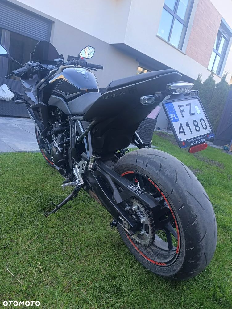 Suzuki GSX-R - 6
