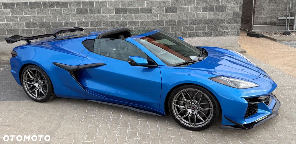 Chevrolet Corvette - 11