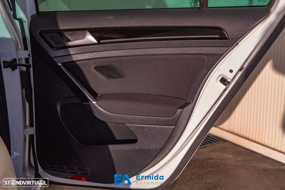 VW Golf 2.0 TDI GTD DSG - 41