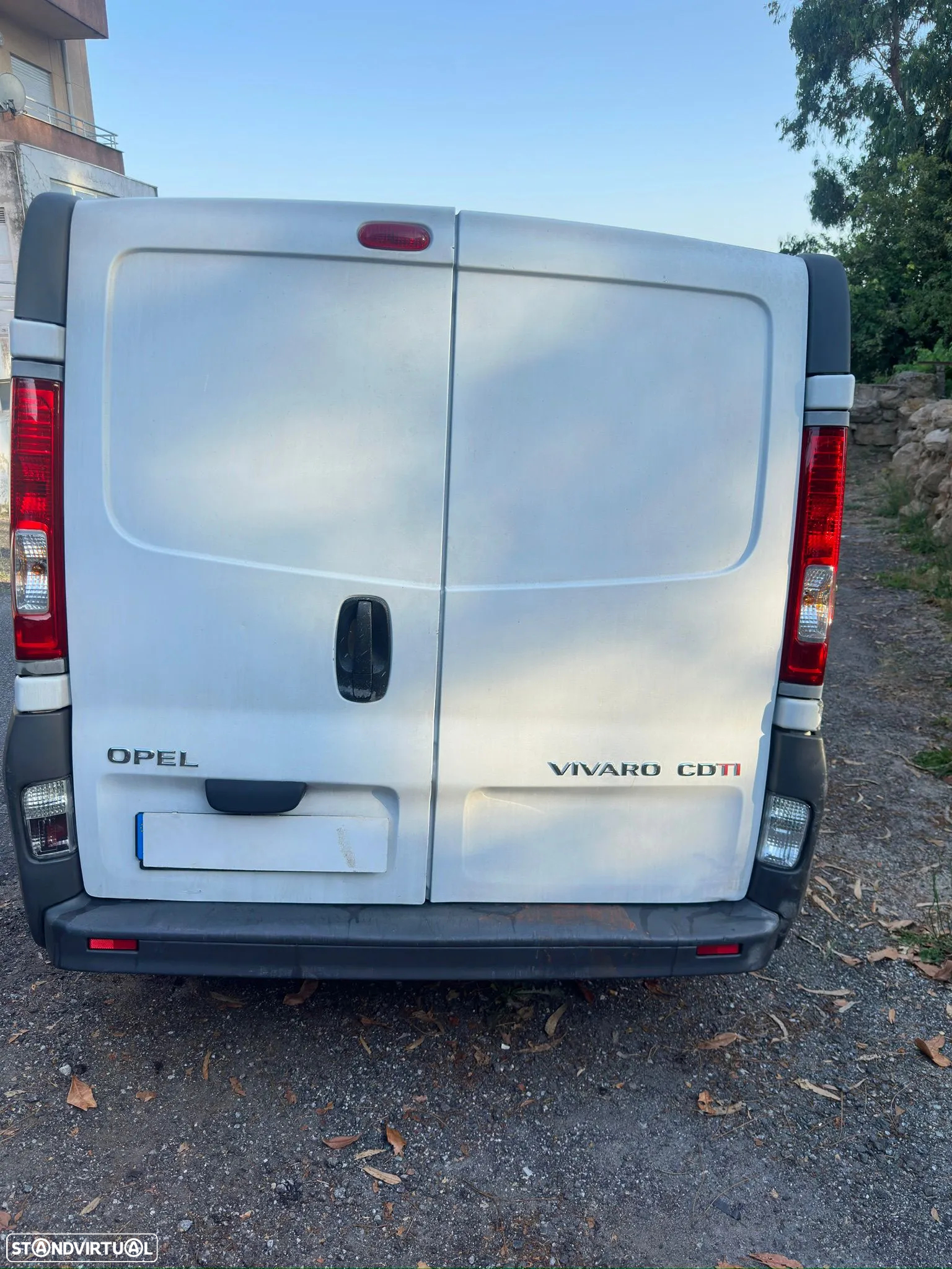 Opel VIVARO L2H1 2.9 T - 13