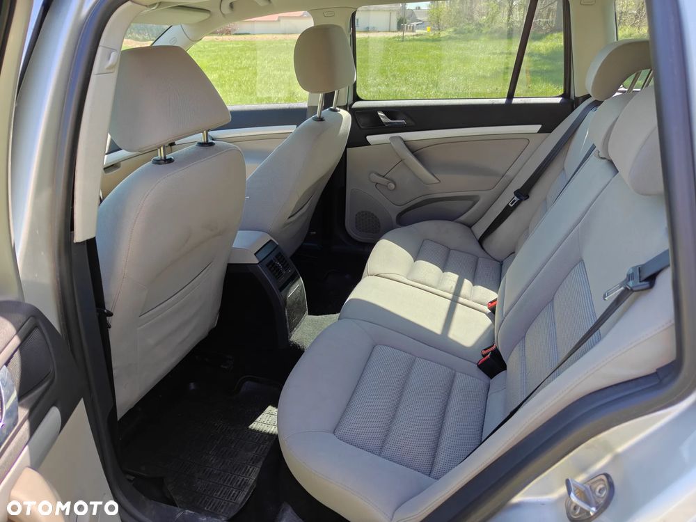 Skoda Octavia 2.0 TDI Ambiente DSG - 8