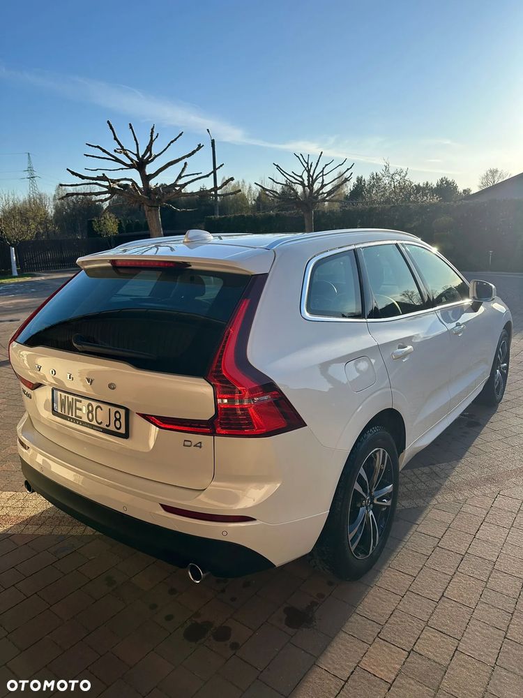 Volvo XC 60 D4 Momentum - 4