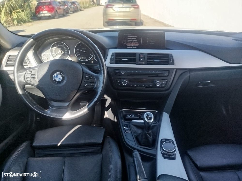 BMW 318 d Touring Line Luxury - 17