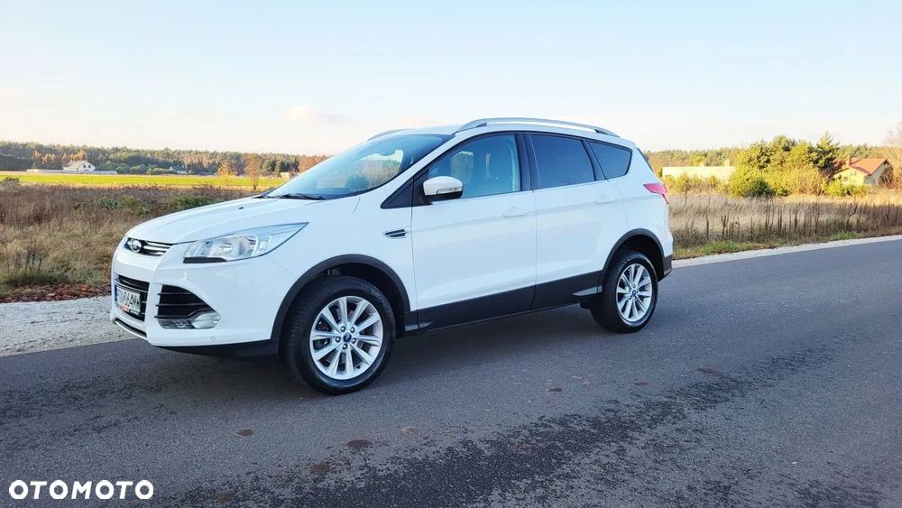 Ford Kuga 2.0 TDCi 2x4 Titanium - 4
