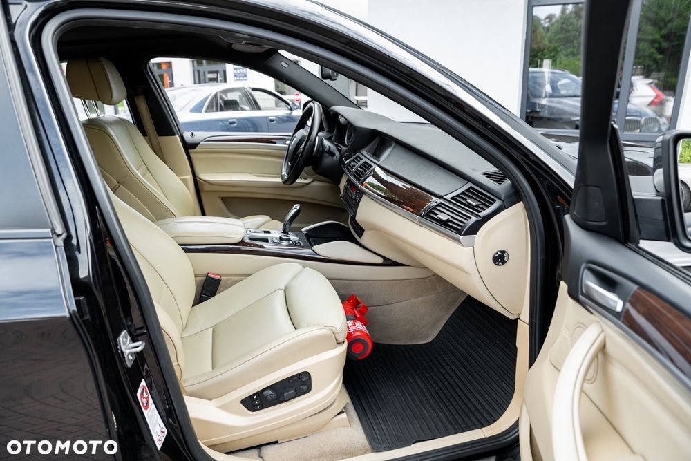 BMW X6 xDrive35i - 24